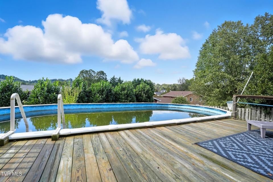 Photo #38: 405 Oakmont Drive