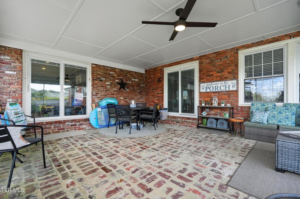 Photo #39: 405 Oakmont Drive