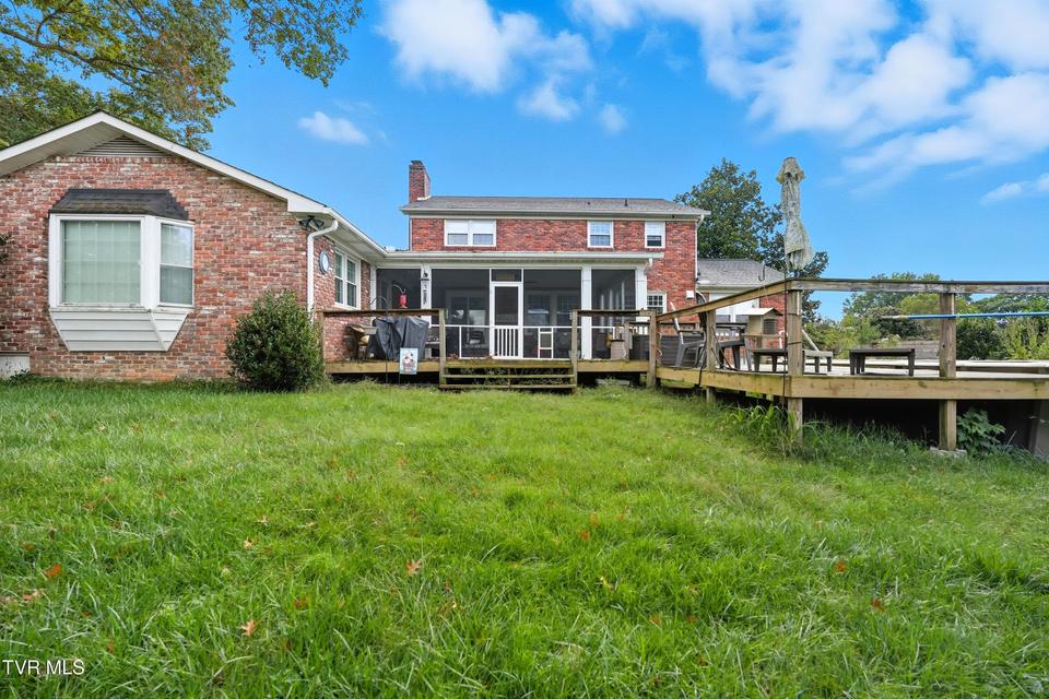 Photo #40: 405 Oakmont Drive