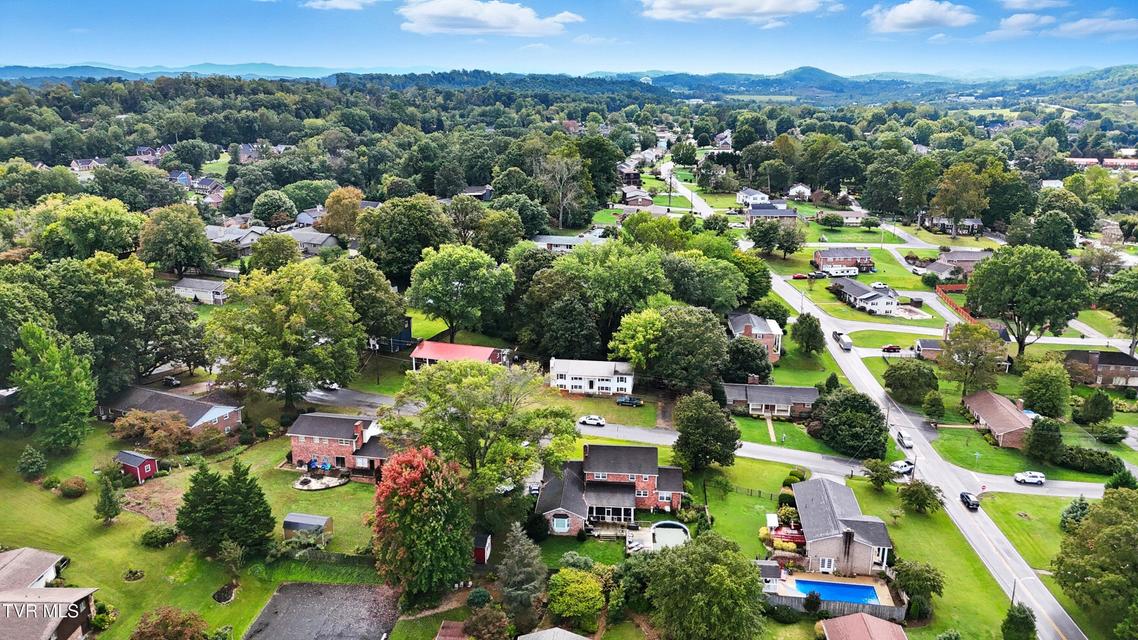 Photo #45: 405 Oakmont Drive