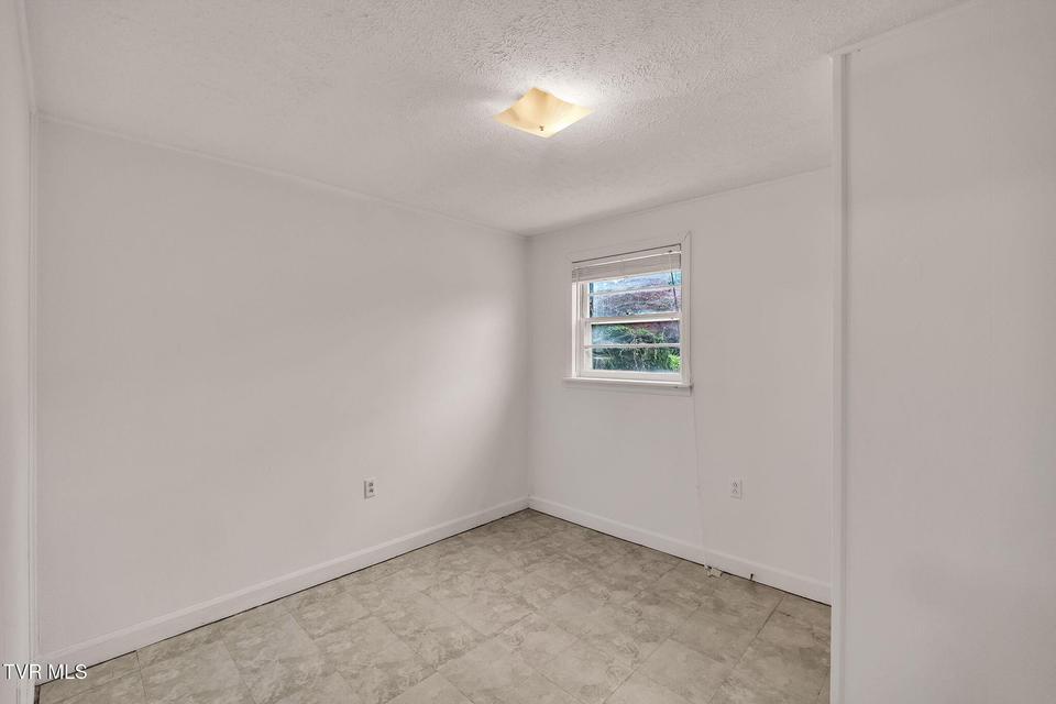 Photo #34: 135 Montrose Drive