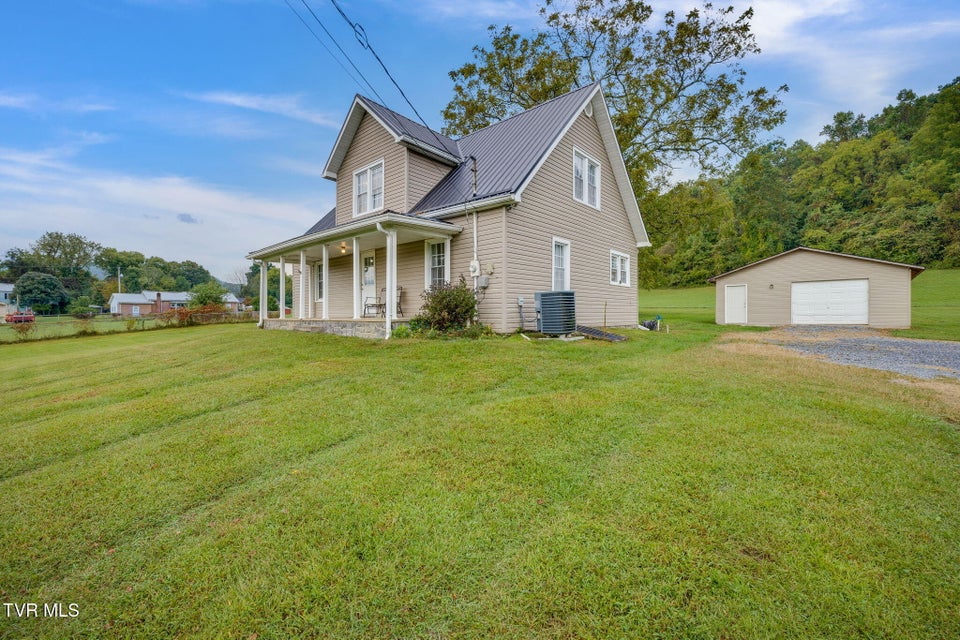 Photo #3: 2108 Stateline Road