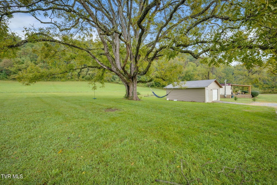 Photo #29: 2108 Stateline Road