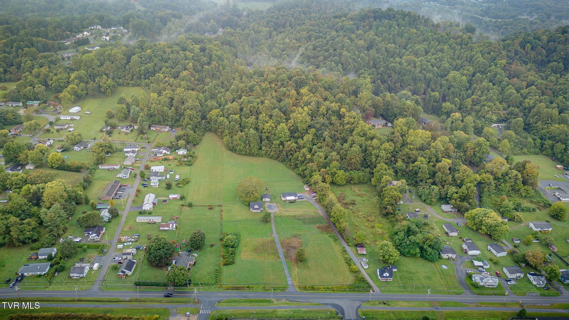 Photo #32: 2108 Stateline Road