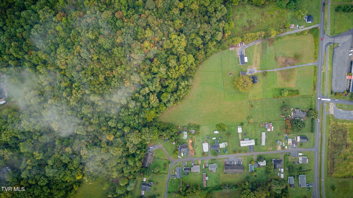 Photo #37: 2108 Stateline Road