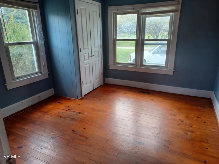 Photo #10: 201 Sweet Brier Street