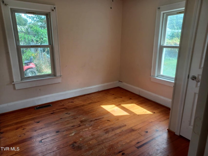 Photo #14: 201 Sweet Brier Street