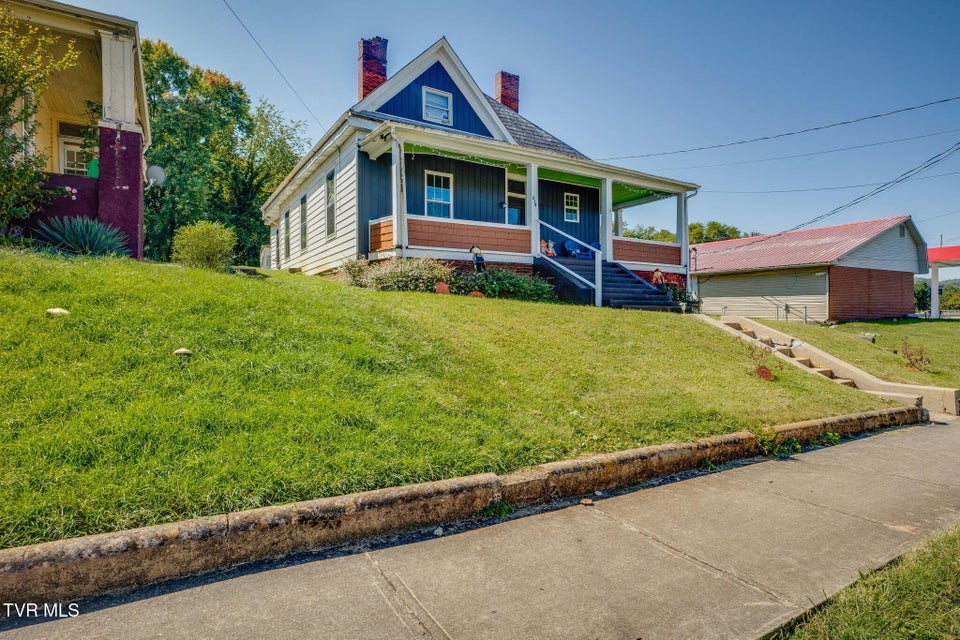 Photo #2: 216 Taylor Street