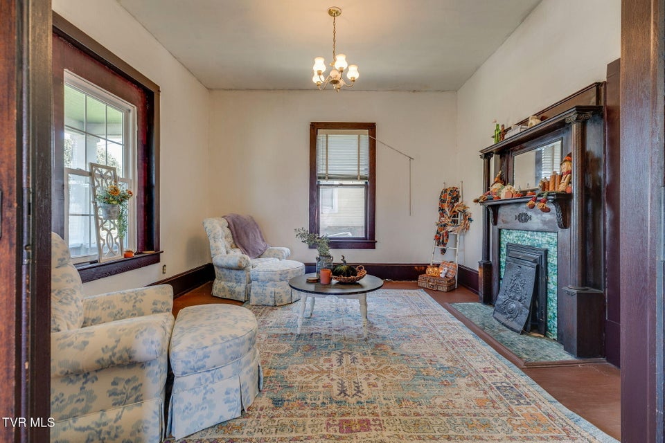 Photo #8: 216 Taylor Street