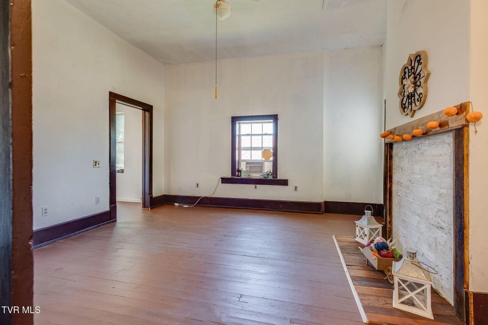 Photo #15: 216 Taylor Street