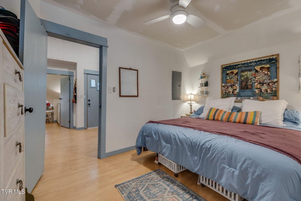 Photo #32: 216 Taylor Street