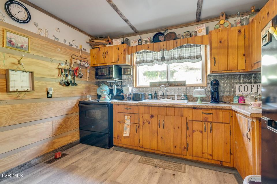 Photo #14: 205 Helton Hollow Road