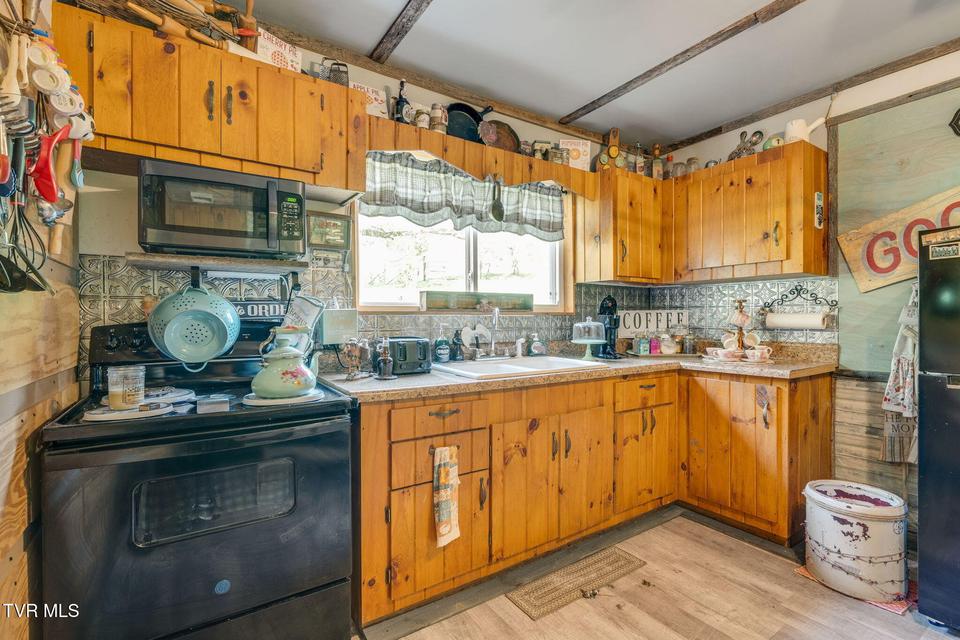 Photo #15: 205 Helton Hollow Road