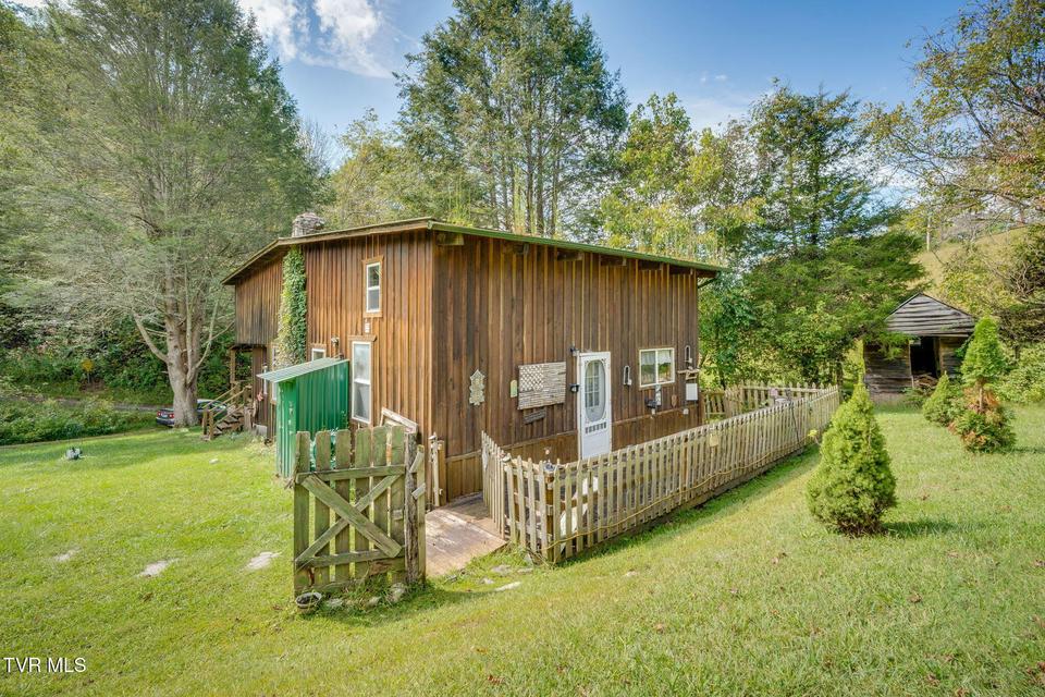 Photo #30: 205 Helton Hollow Road