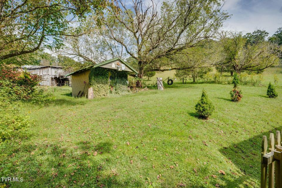 Photo #32: 205 Helton Hollow Road