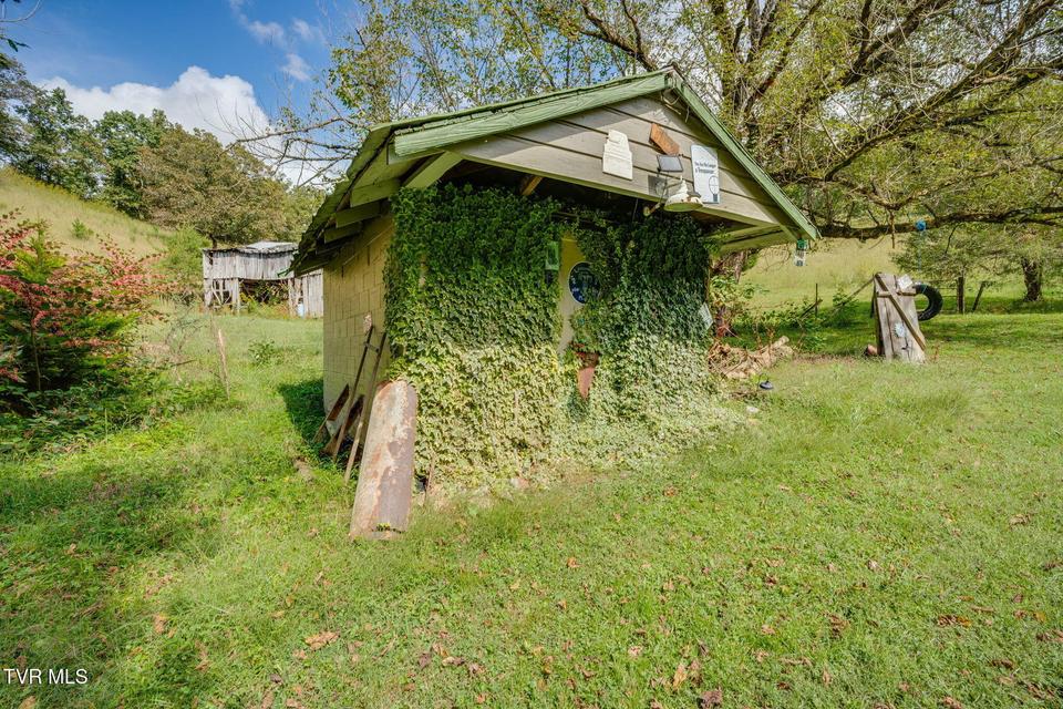 Photo #35: 205 Helton Hollow Road