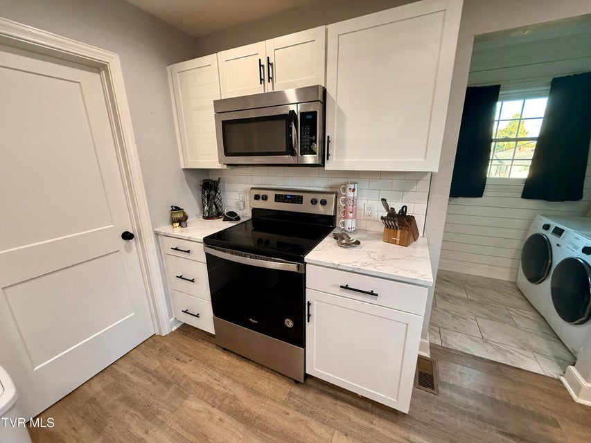 Photo #8: 917 Walnut Avenue