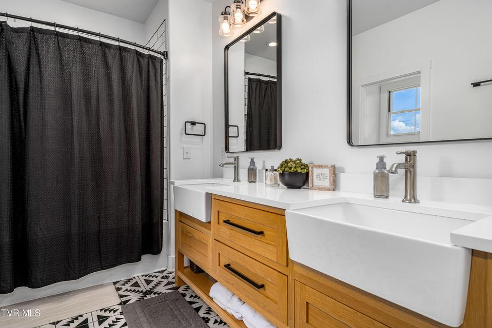 Photo #89: 2333 Rock Springs Road