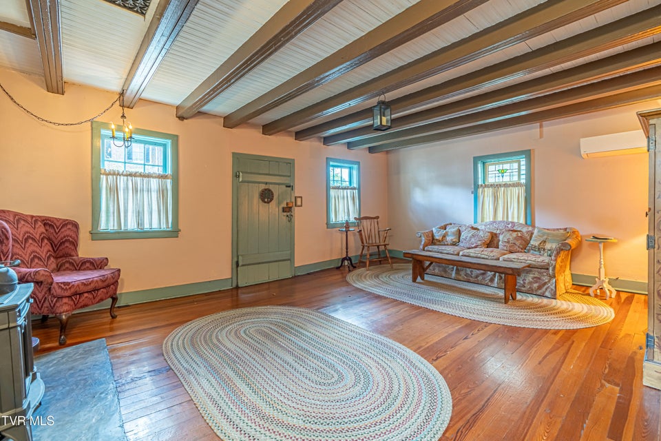 Photo #4: 303 Main Street