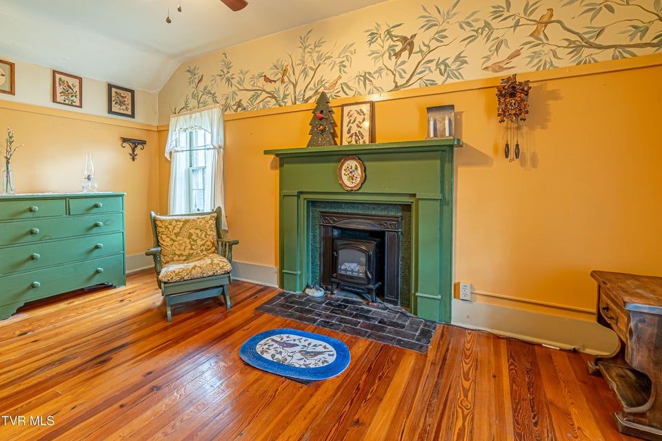 Photo #29: 303 Main Street