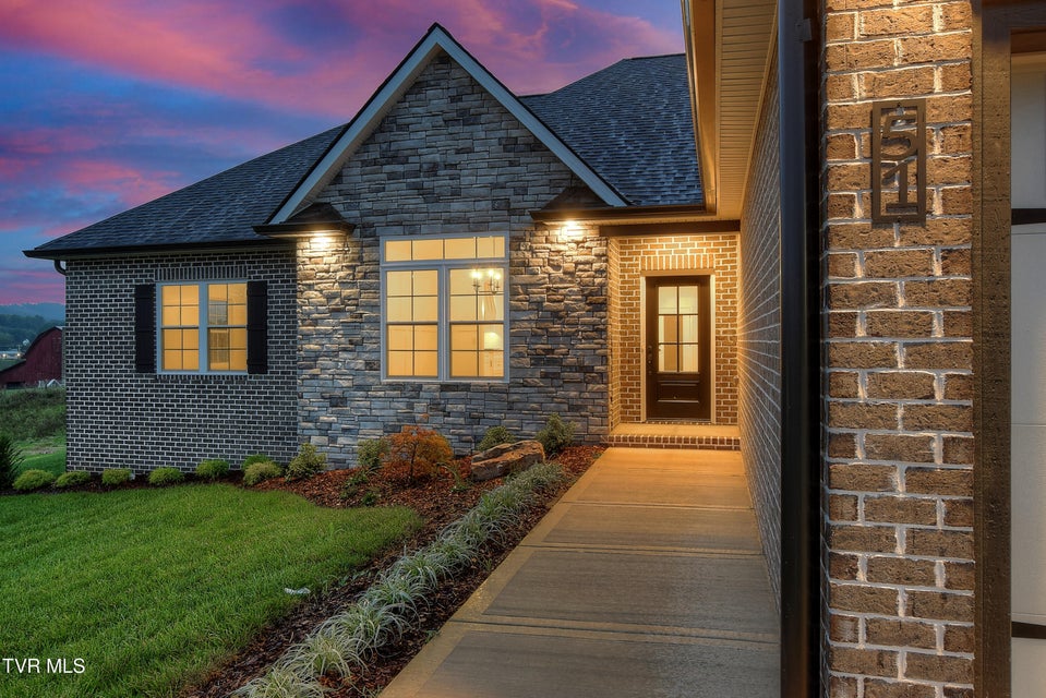 Photo #4: 51 Glaze Farm Way