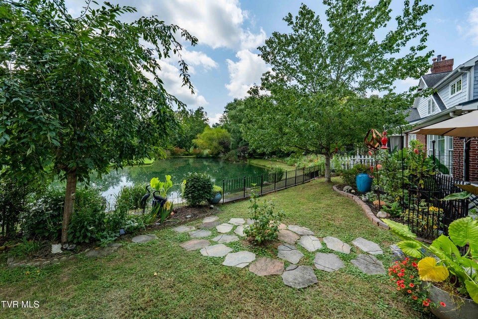 Photo #6: 102 Willow Creek Lane