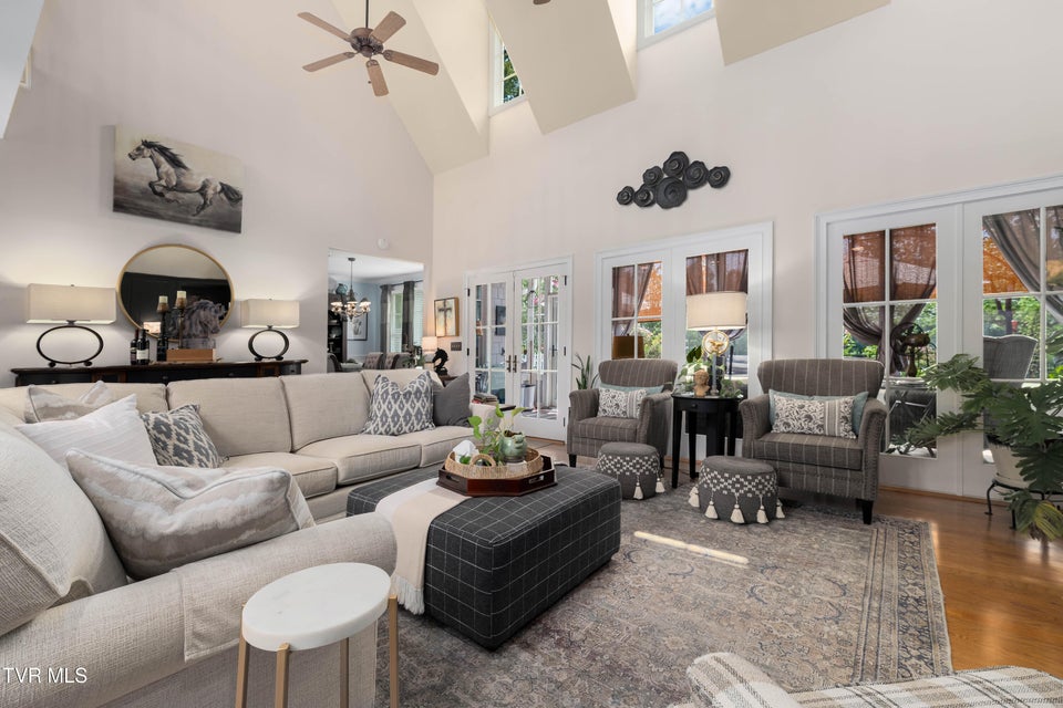 Photo #14: 102 Willow Creek Lane