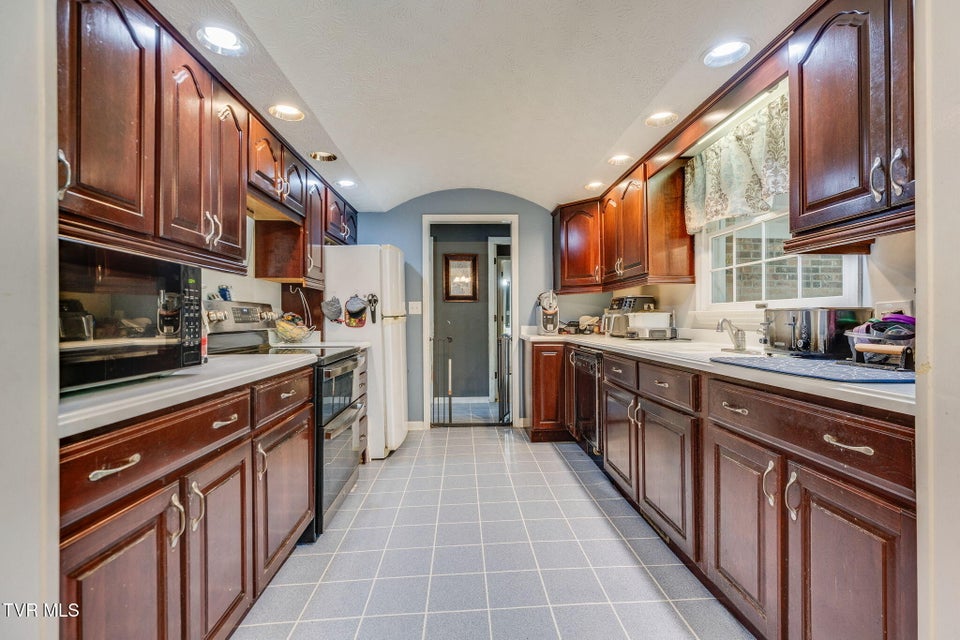 Photo #15: 1201 Meadow Lane