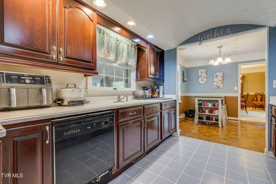 Photo #17: 1201 Meadow Lane