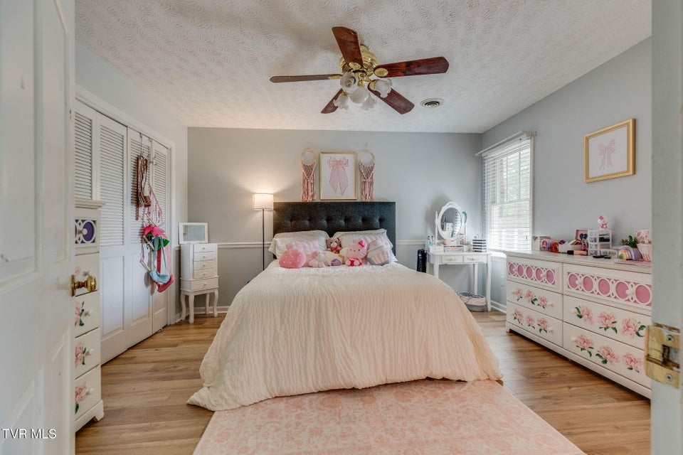 Photo #23: 1201 Meadow Lane