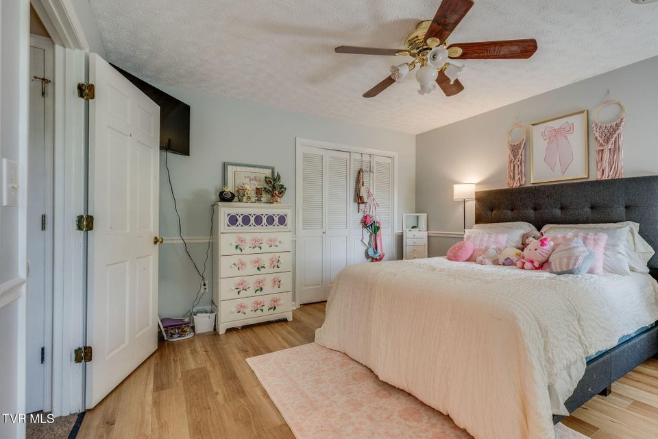 Photo #25: 1201 Meadow Lane