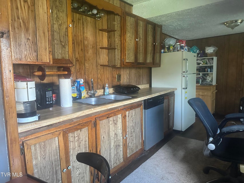 Photo #4: 1604 Dixon Street Street