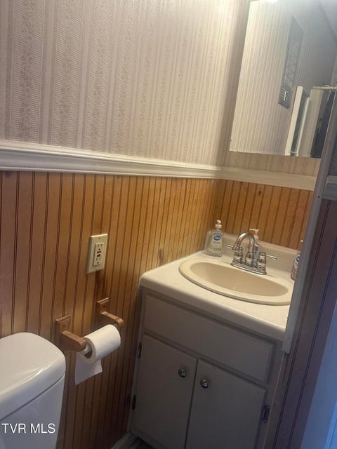 Photo #7: 1604 Dixon Street Street