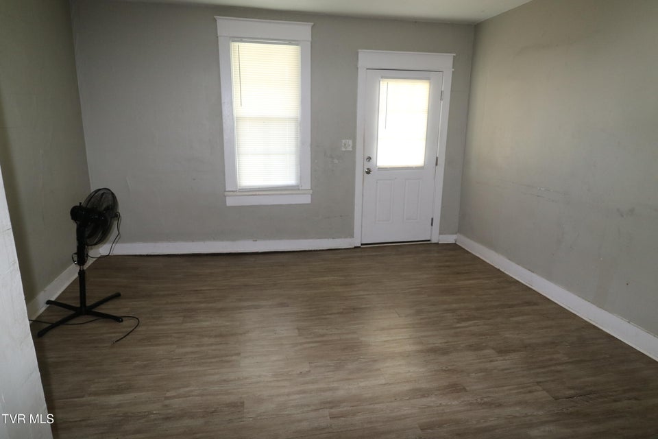 Photo #3: 526 Dale Street