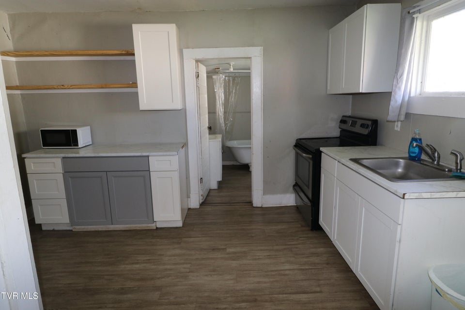 Photo #5: 526 Dale Street