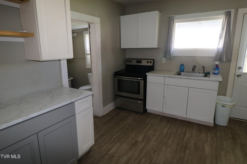 Photo #6: 526 Dale Street