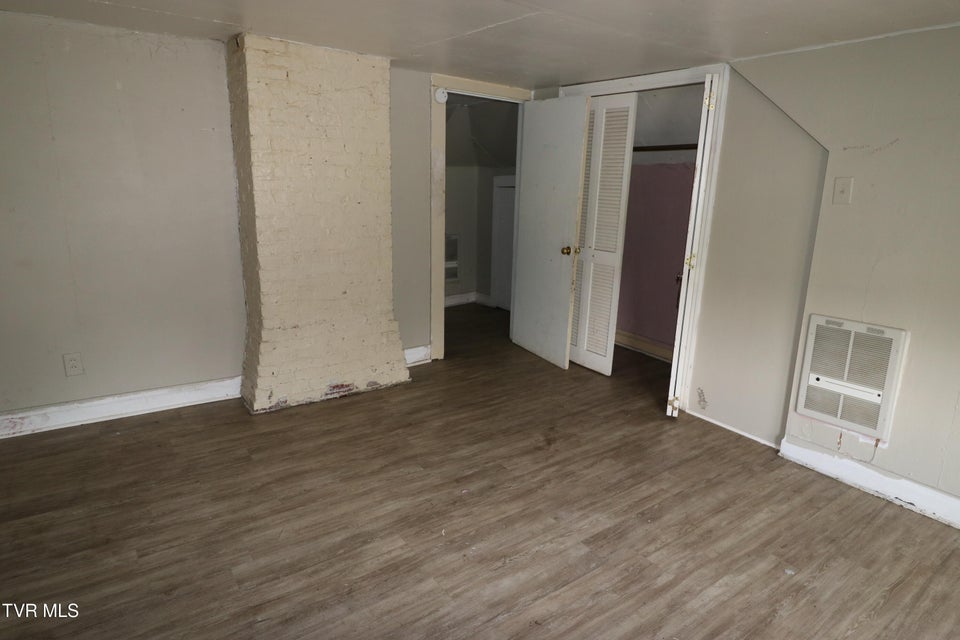 Photo #9: 526 Dale Street