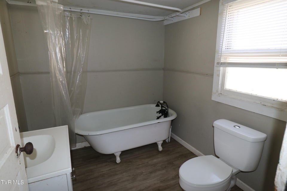 Photo #7: 526 Dale Street
