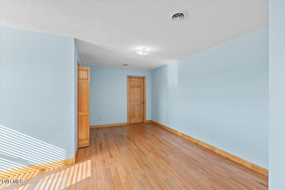 Photo #36: 963 Main Street