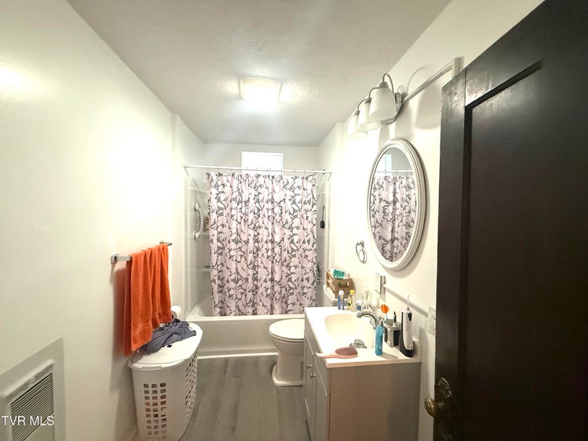 Photo #6: 607 Watauga Avenue