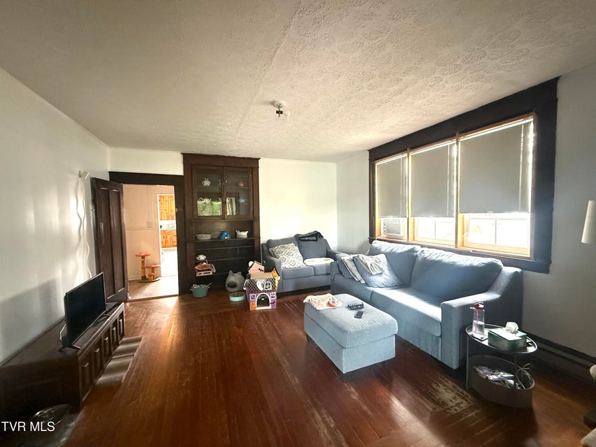 Photo #4: 607 Watauga Avenue