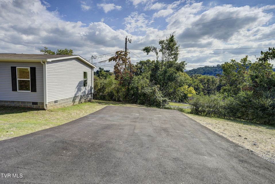 Photo #44: 1941 Orleans Road