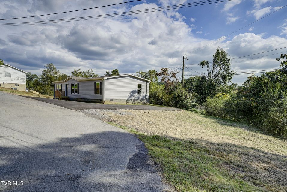 Photo #46: 1941 Orleans Road