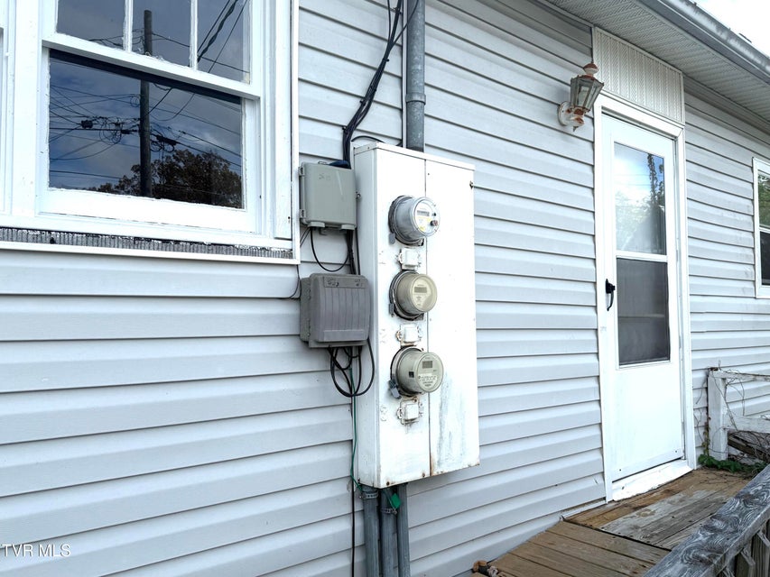Photo #2: 607 Watauga Avenue