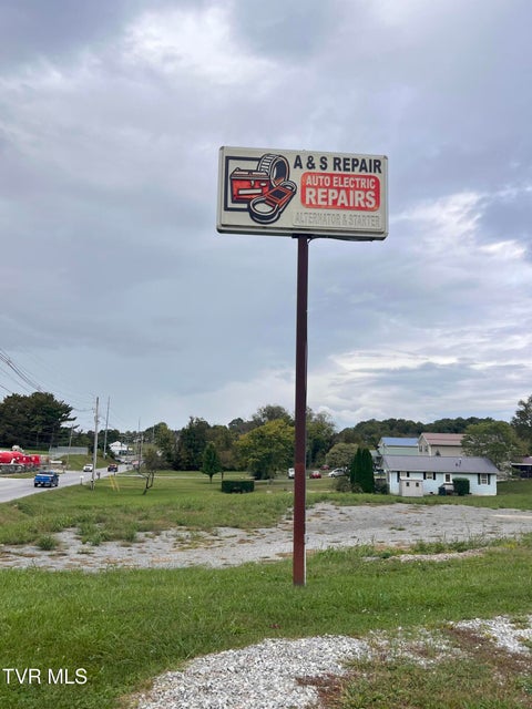 Photo #41: 1930 Snapps Ferry Road