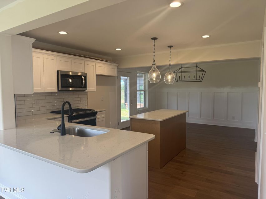 Photo #4: 224 Dry Kiln Court