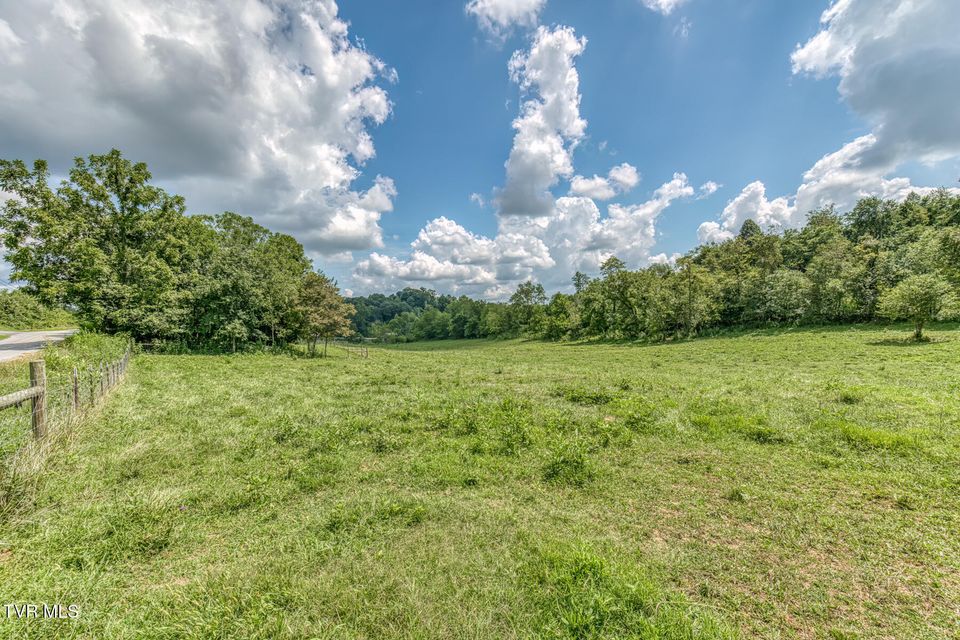 Photo #80: 108 Oak Hill Circle