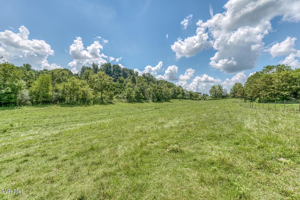 Photo #93: 108 Oak Hill Circle