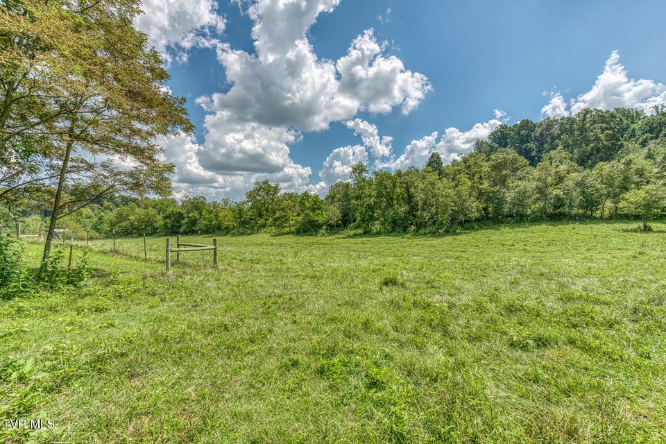 Photo #95: 108 Oak Hill Circle
