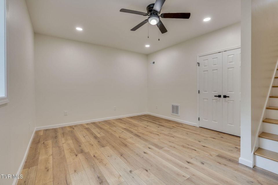Photo #24: 905 Fairlane Drive